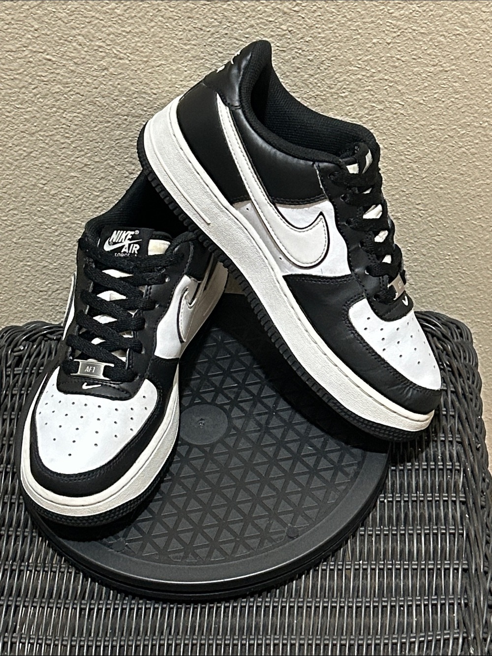 Nike Air Force 1 Low LV8 2 White Swoosh Panda 🐼 (GS) DV1621-001